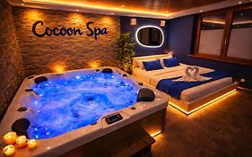 -GITE COCOON SPA-JACUZZI-JARDIN-PARKING Privé-CLIMATISATION